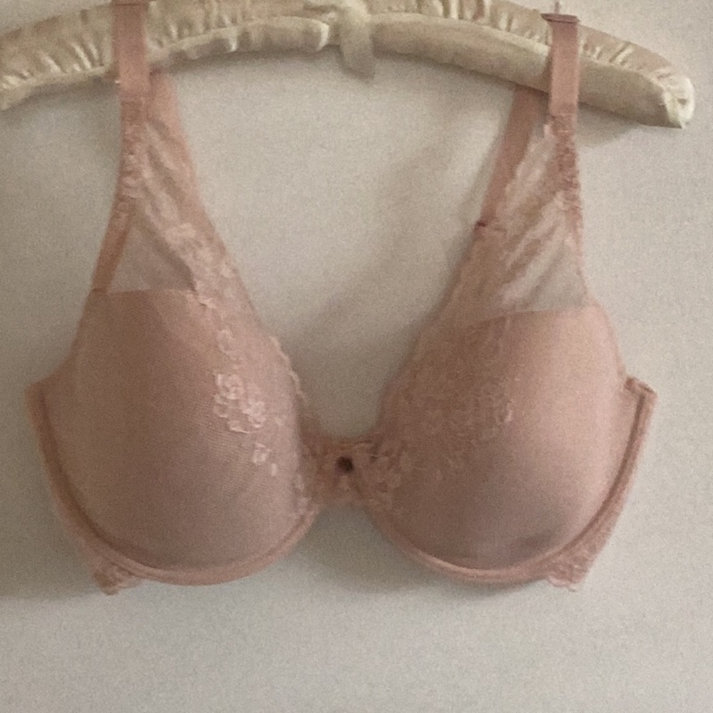 Lace Trim Underwire Bra in Blush Pink